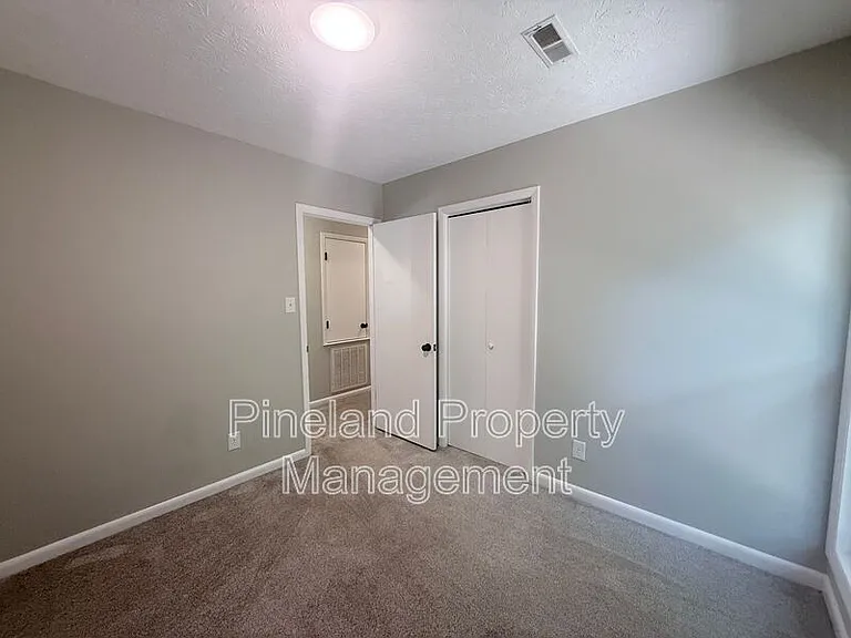 890 Bridgette St — Photo 11