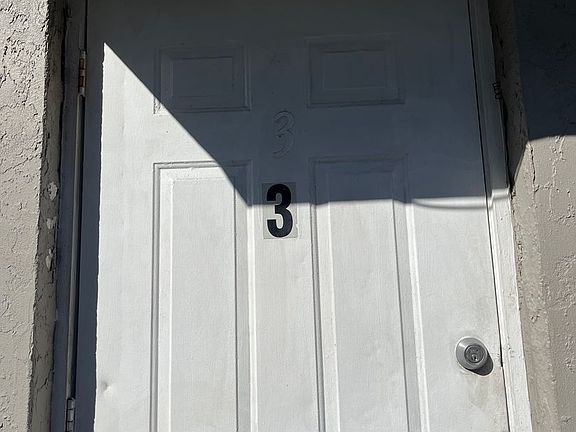 5th image of 808 W Tiffany Dr APT 3