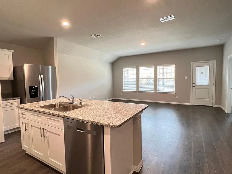 1416 Dillard Creek Dr — Photo 7