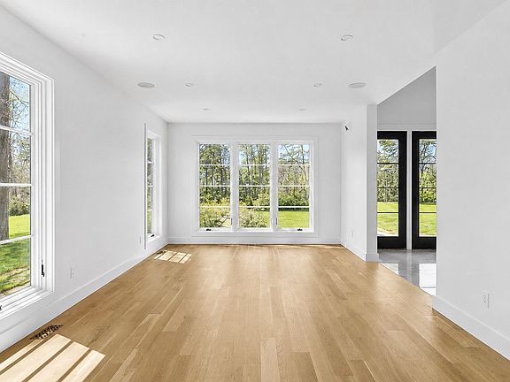 5th image of 14 Ridge Rd
