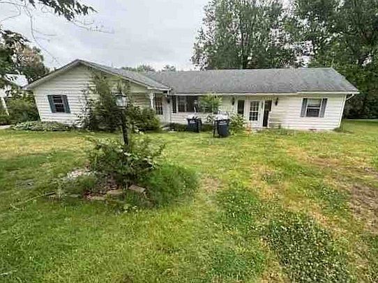 2nd image of 896 S 12th Ave