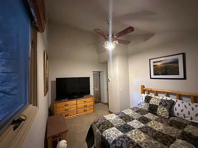 1448 Vail Valley Dr #B — Photo 6