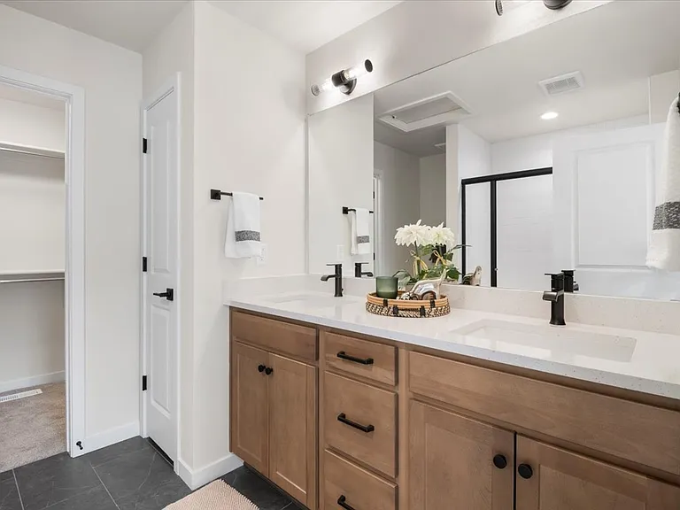 2440 Brookstone Dr #C — Photo 17