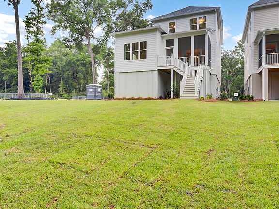 3rd image of 3025 Robeson Trce