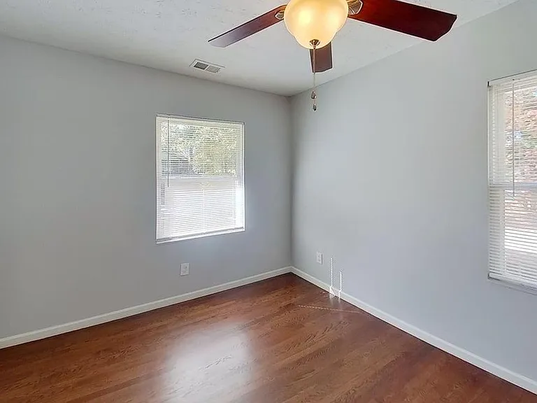 4942 Sheila Ln — Photo 15