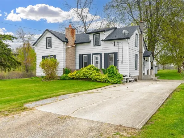 7475 Ridge Rd, Lambton Shores, ON N0M 2N0