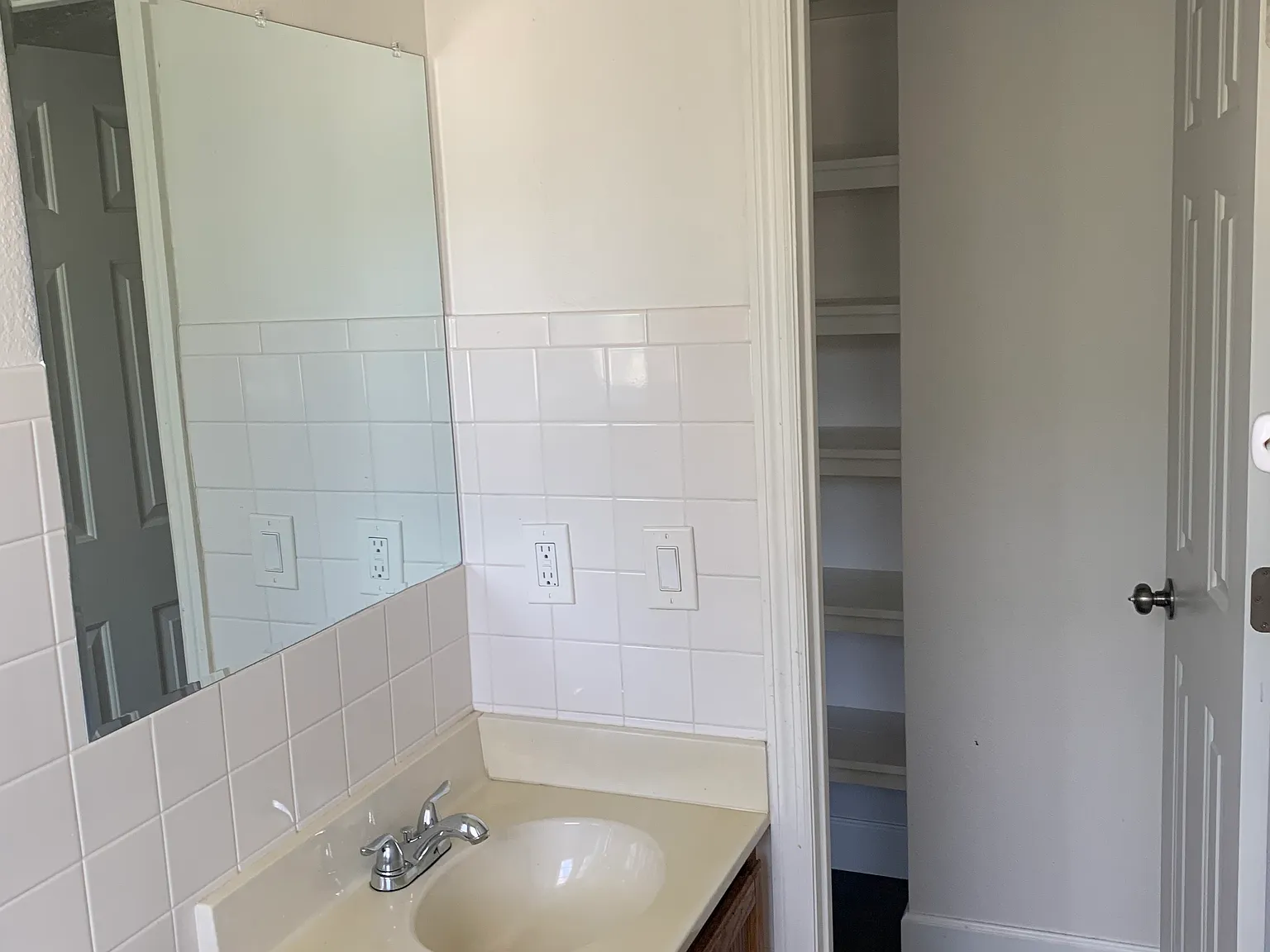 2151 Lakeview Dr — Photo 4