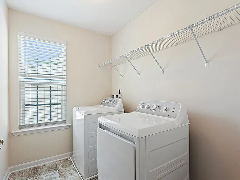 8076 Creekside Village Dr — Photo 11
