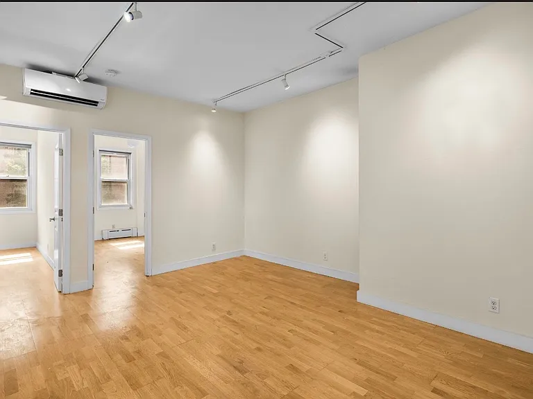 308 Bedford Ave #2L — Photo 4