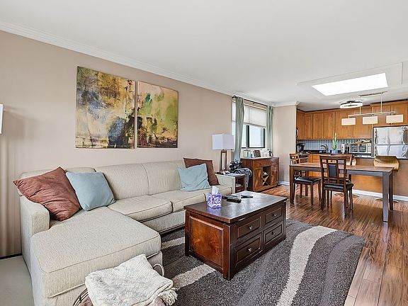 4th image of 3220 Fairfield Ave APT 9A