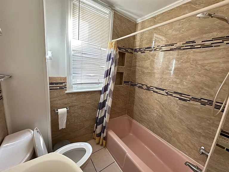 49 Ashland St #49 — Photo 8