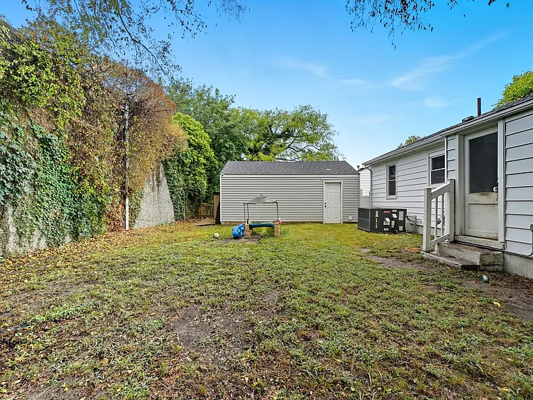 837 Tifton St — Photo 18