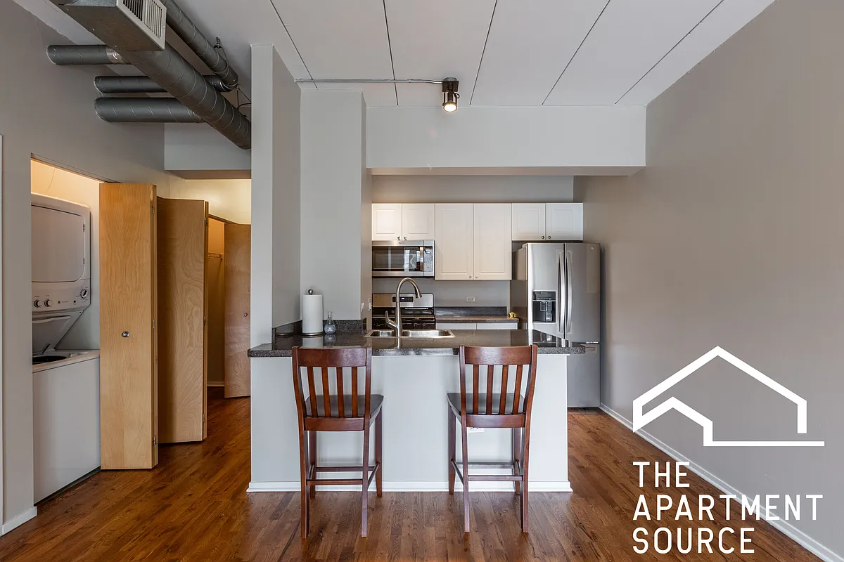 Building Photo - 1440 S Michigan Ave #213