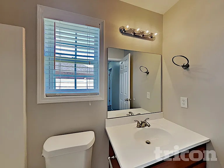 9023 Nevada Ave — Photo 15