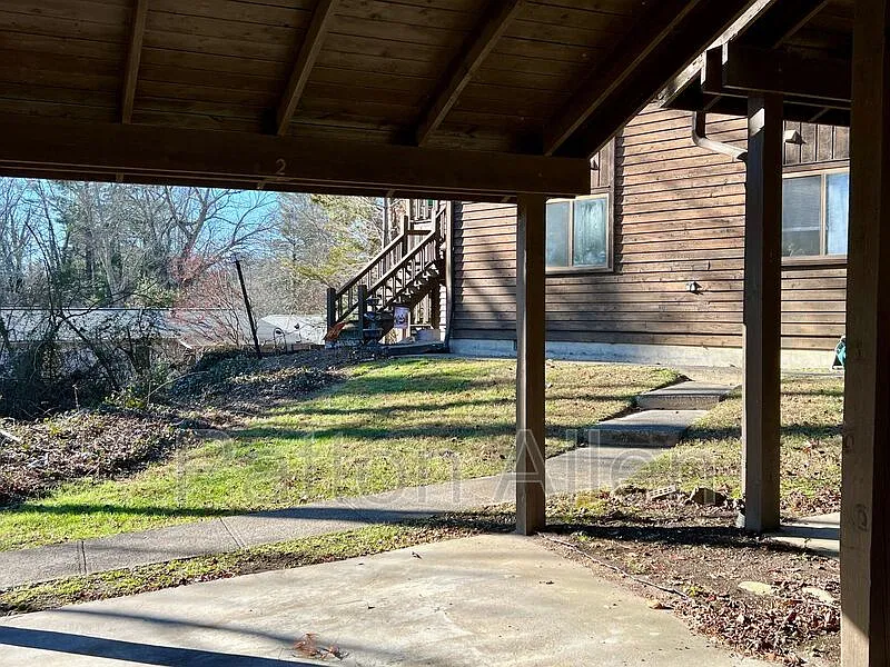 1 bed, 1.0 bath, $1,095 — Photo 2