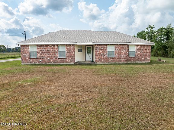 2nd image of 1719 Pointe Verte Rd