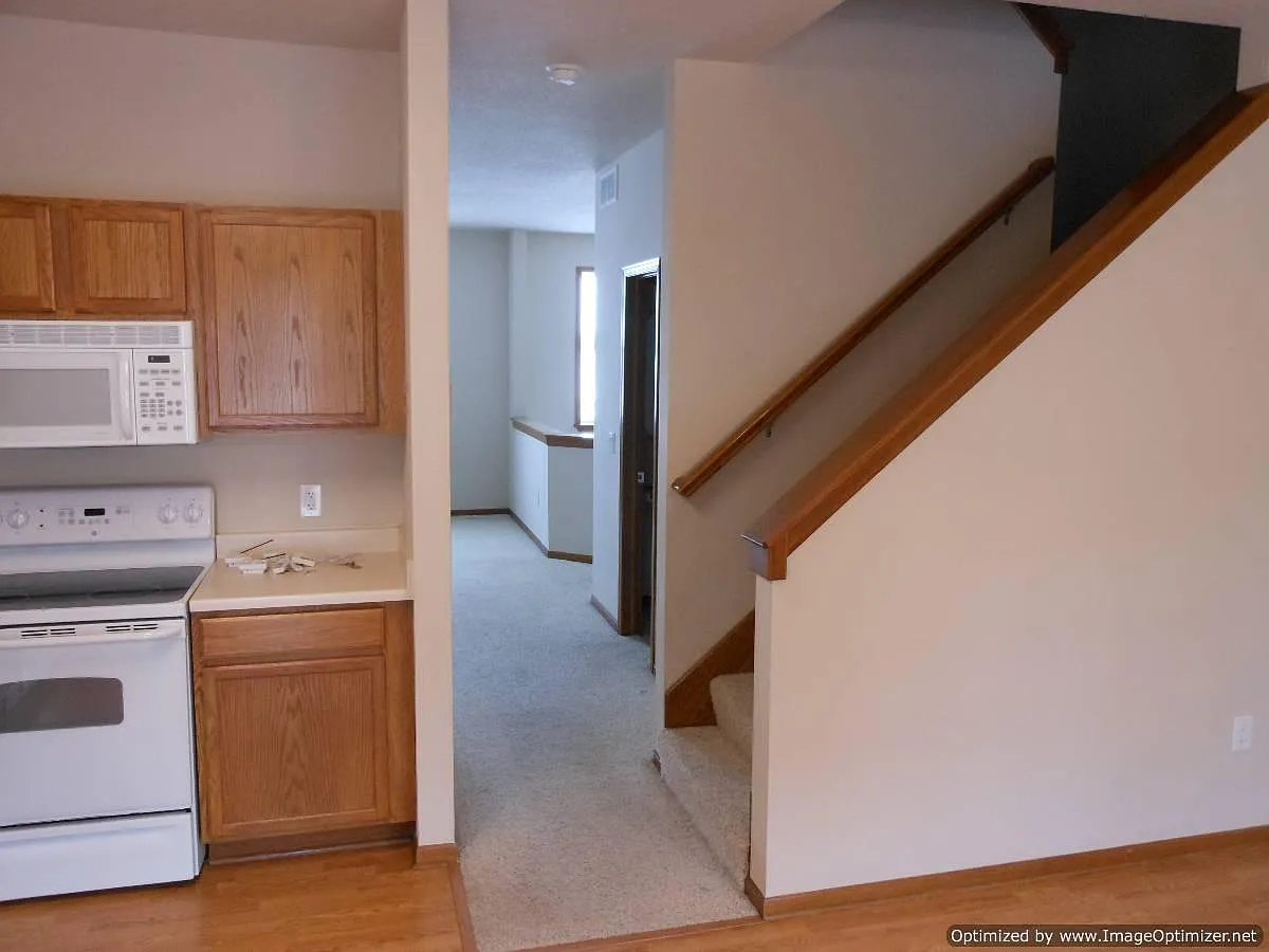 4 bed, 1800 sqft, $1,695 — Photo 4