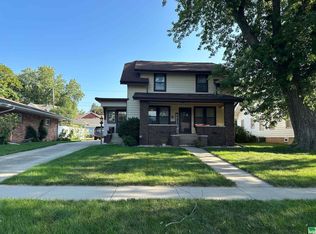 511 8th St, Sheldon, IA 51201