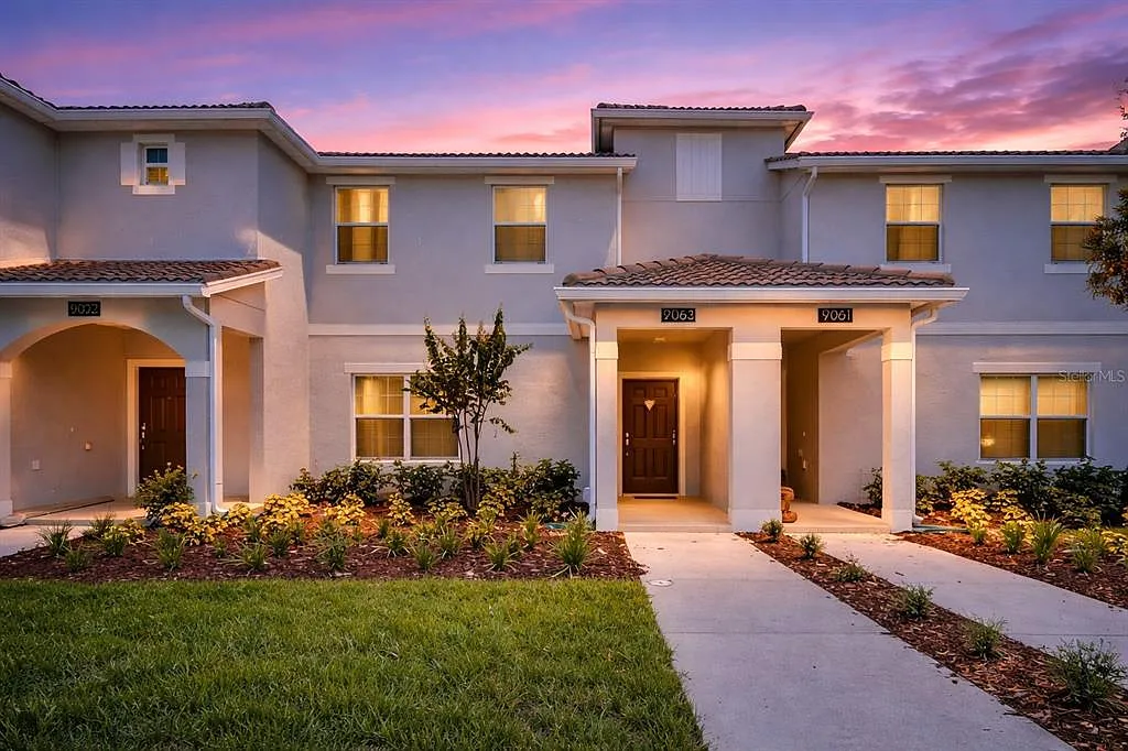 4 bed, 3.0 bath, 1902 sqft, $3,000 — Photo 1