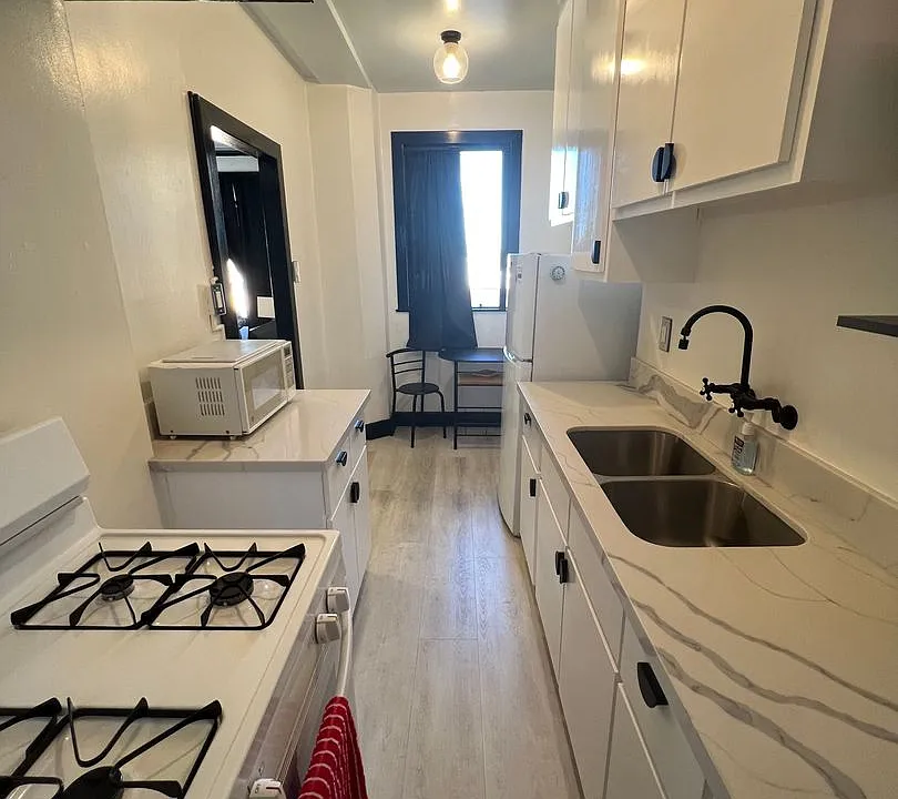 315 W 3rd St #511
