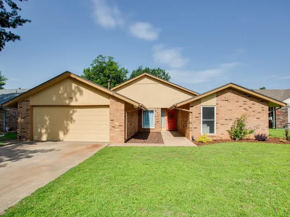 302 Dogwood Ln, Enid, OK 73703