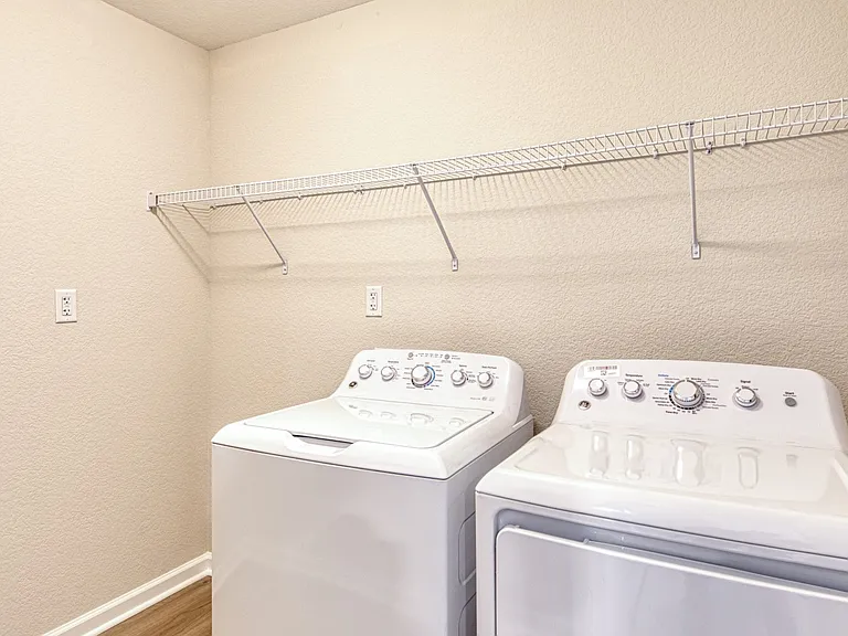 Hillpoint Preserve Townhome Apartments — Photo 54