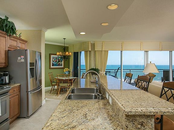 3rd image of 3000 N Highway A1a APT 8B