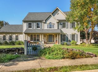 1 Meadowbrook Ln, Lititz, PA 17543