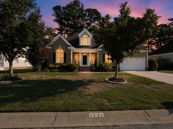 1241 Spring Forest Dr, Rocky Mount, NC 27803
