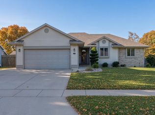 810 E 21st St, Yankton, SD 57078