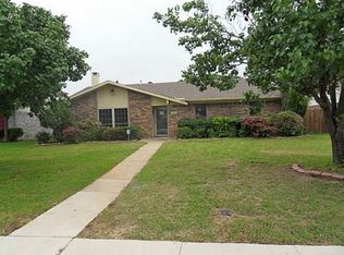 2216 Crockett Dr, Carrollton, TX 75006