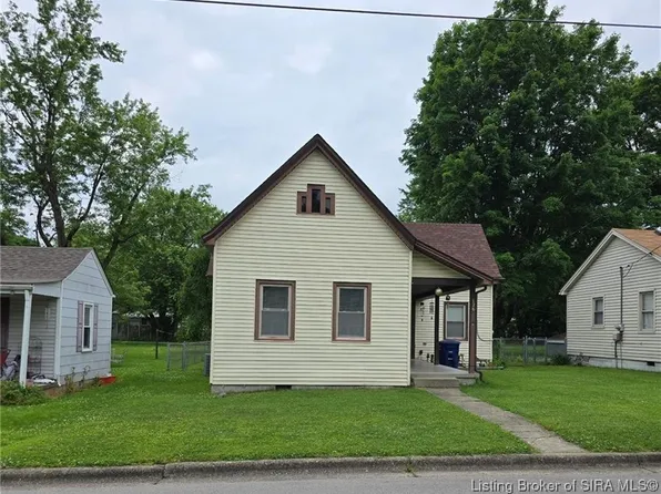 126 Popp Avenue, Sellersburg, IN 47172