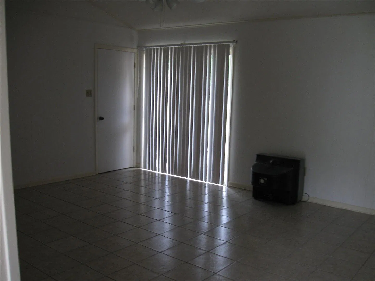 1223 Ridgefield — Photo 2