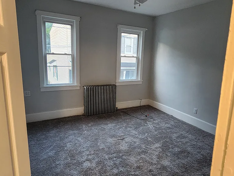 642 W Penn St — Photo 36