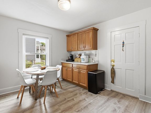 5th image of 941 Lakeview Ave