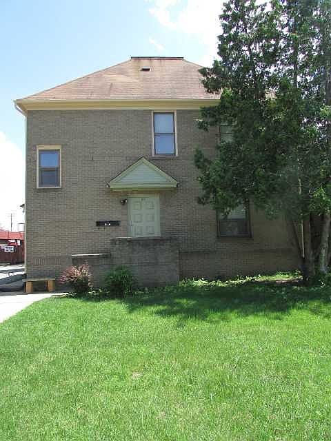 1st image of 917 Haywood Dr