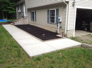 10A Evergreen Ln, Prospect, CT 06712