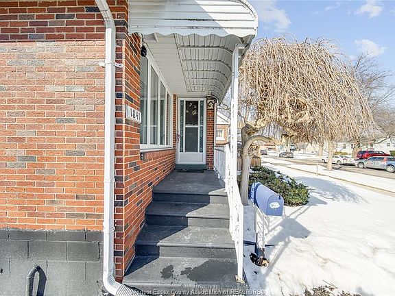 5th image of 1841 Arthur Rd