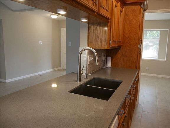 Beautiful Modern Kitchen!