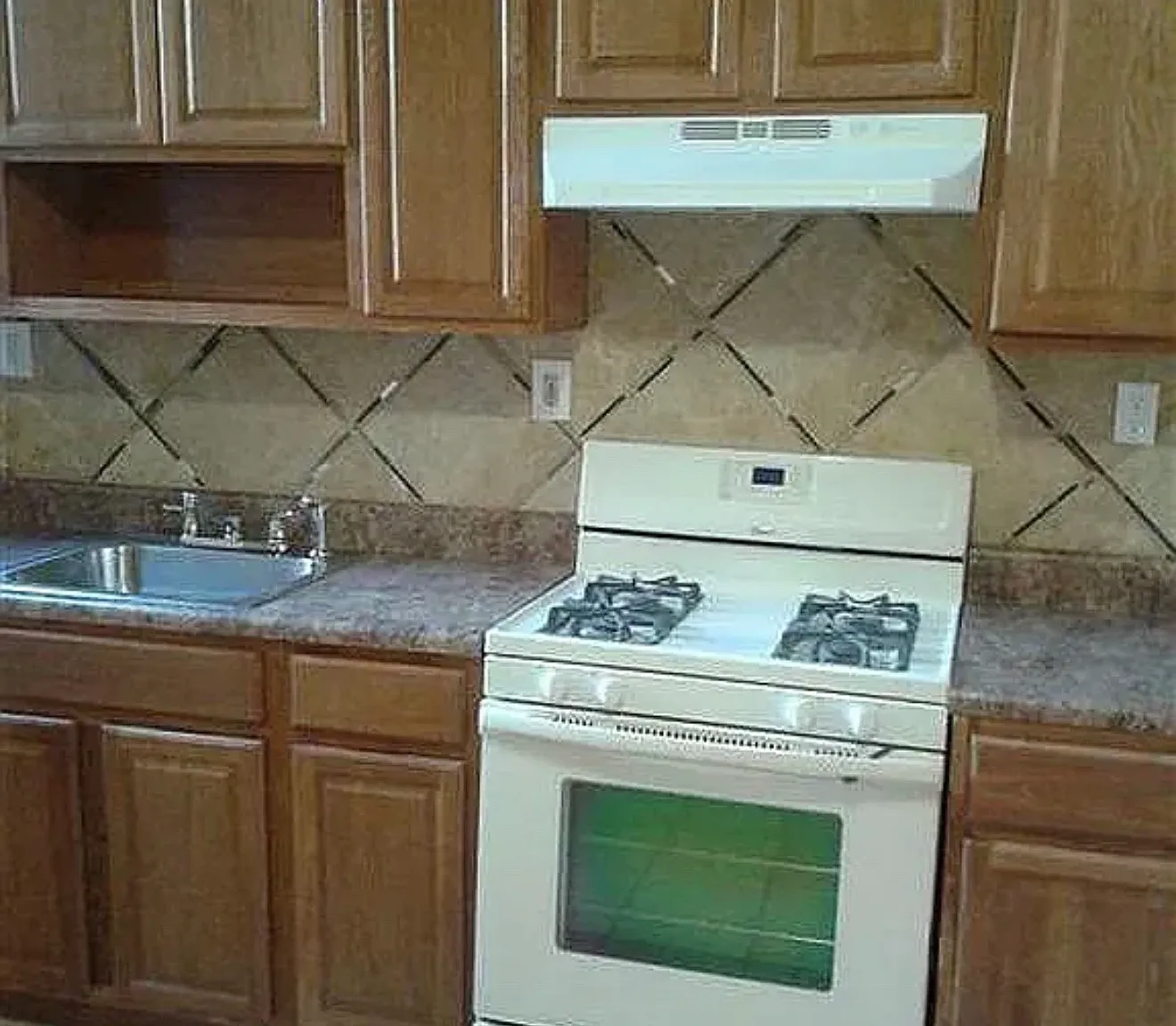 3 bed, $1,650 — Photo 1