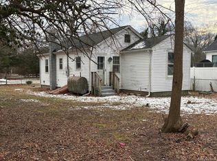 19 Lacrosse Rd, Mastic Beach, NY 11951