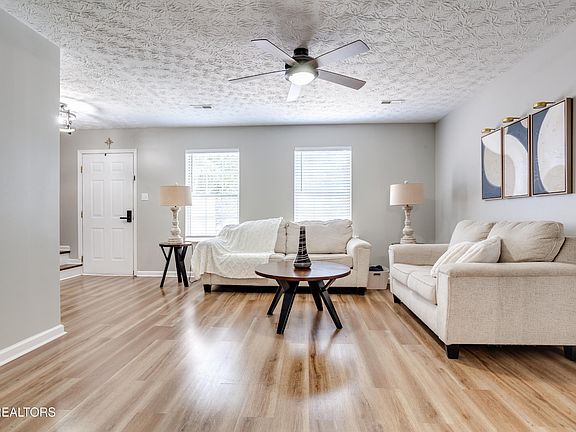 5th image of 723 Colony Village Way