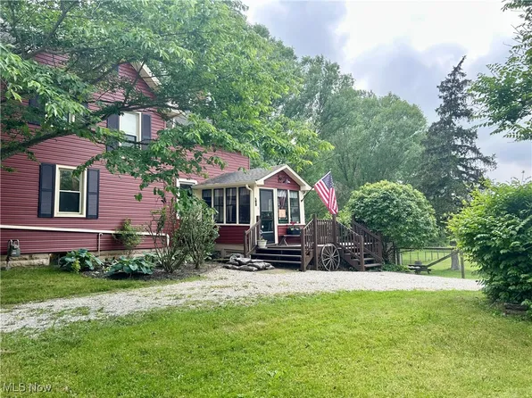 586 Columbia Rd, Valley City, OH 44280