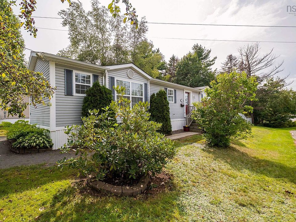 1st image of 33 Commodore Ct