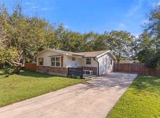 1102 20th St, Bridgeport, TX 76426