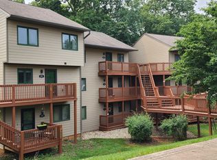 9632 S Lake Ridge Dr, Bloomington, IN 47401