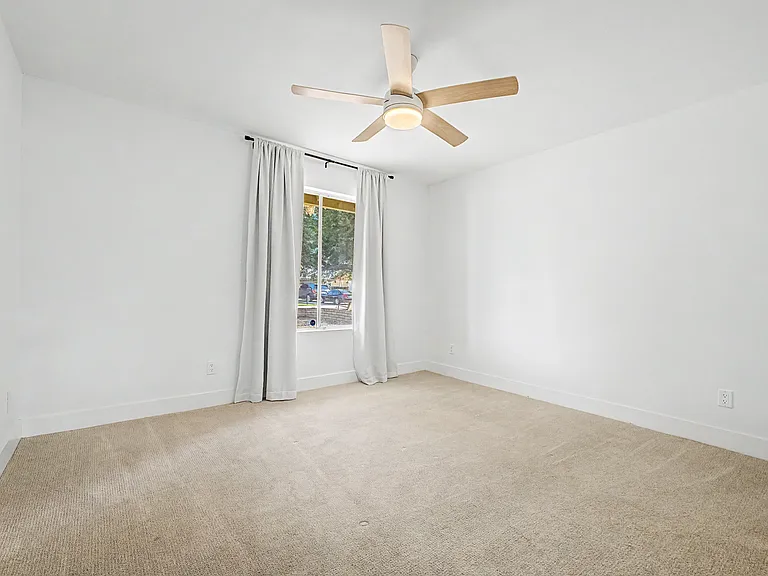 3236 E Windrose Dr — Photo 11