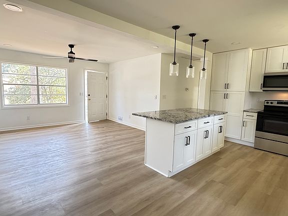3rd image of 723 Sheffield Rd