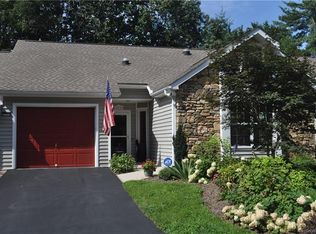 313 Laurel Park Pl BUILDING B-18, Hendersonville, NC 28791