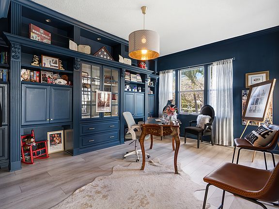 3rd image of 824 S Rome Ave